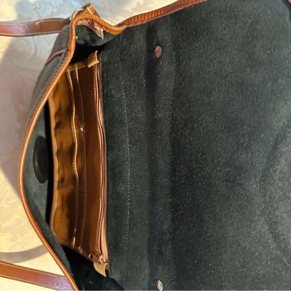 vintage black & tan Dooney & Bourke leather Crossbody bag. EUC - Picture 7 of 13